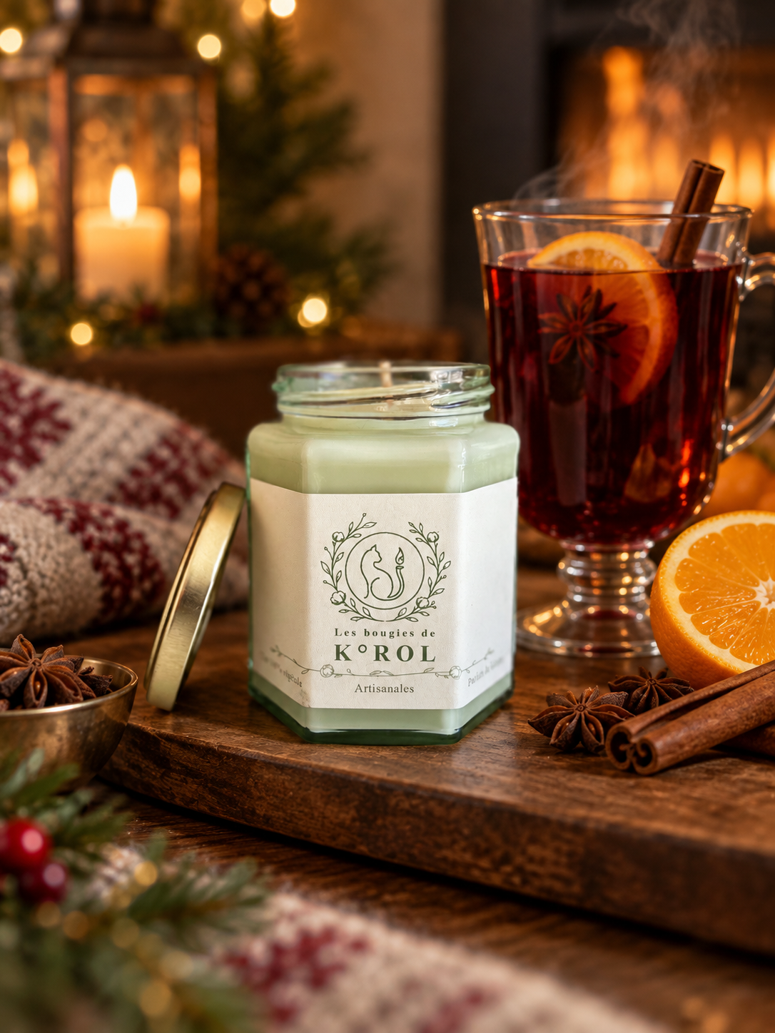Bougie artisanale K°ROL Vin chaud en ambiance lifestyle de Noël